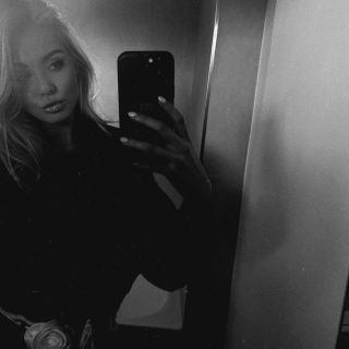 Miluju být sama sebou. Miluju nosit to, co chci – i když to někdy působí odvážně. Ale je to moje. Můj styl, moje energie,...